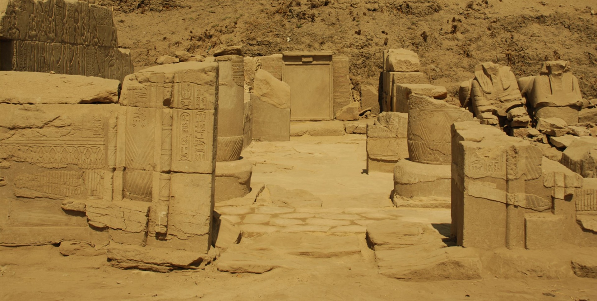 Mut karnaki templomának romjai